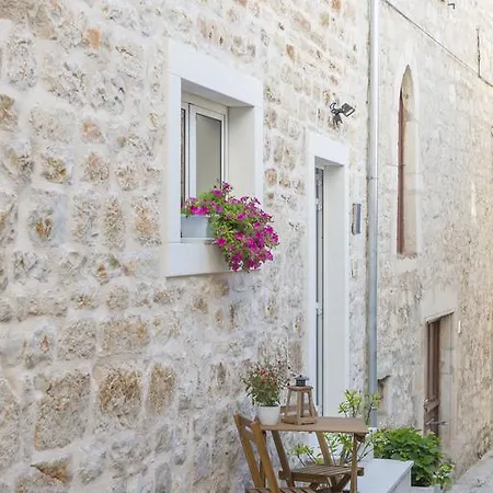 Agata House Hvar חוואר